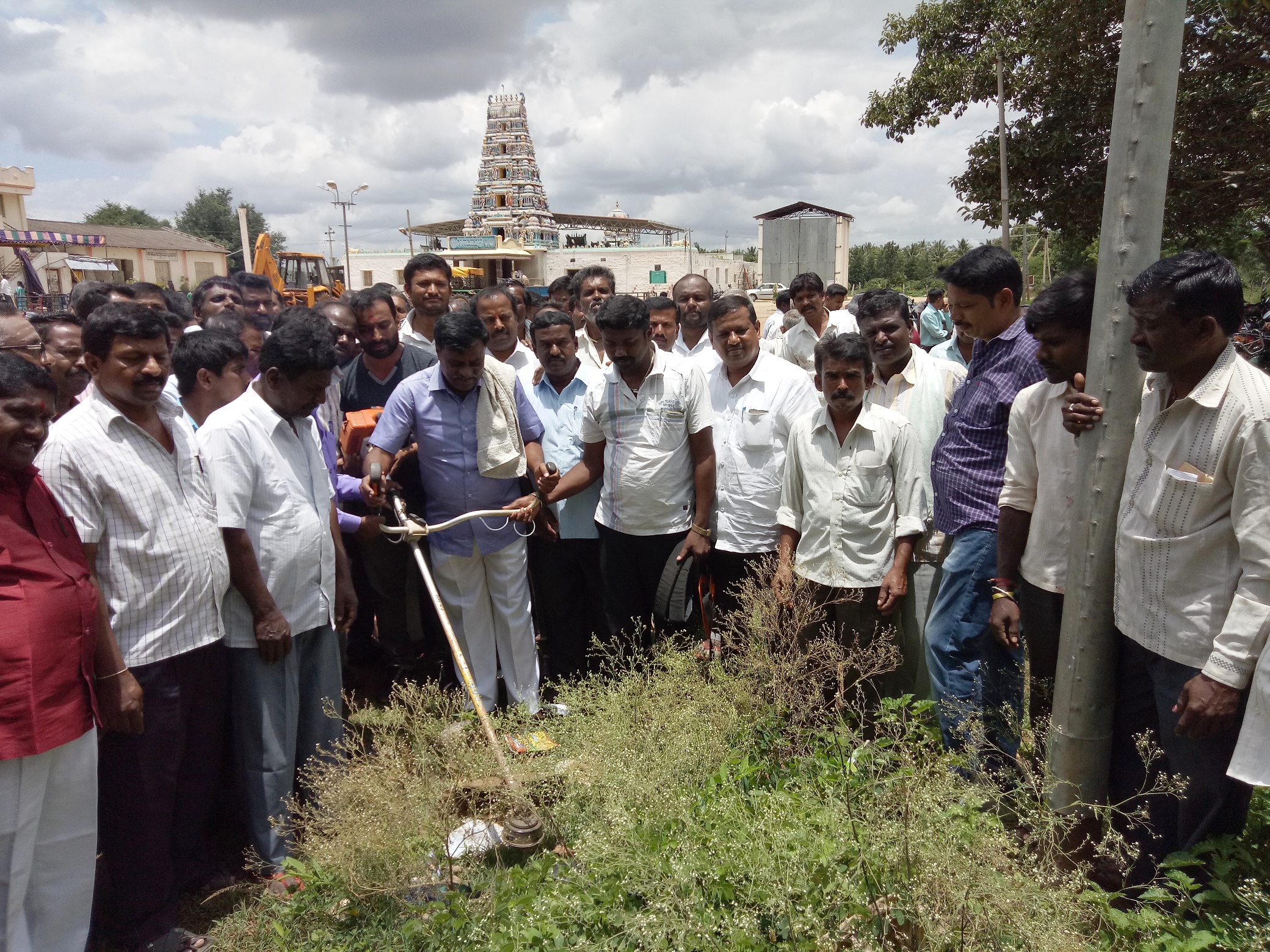 ಎಲ್ಲಾ ಕೆರೆಗಳಿಗೂ ನೀರು ಹರಿಸಿ,ಇಲ್ಲದಿದ್ದರೆ ರಸ್ತೆ ತಡೆದು ಪ್ರತಿಭಟನೆ : ಶಾಸಕ ಎಸ್.ಆರ್.ಶ್ರೀನಿವಾಸ್ ಎಚ್ಚರಿಕೆ